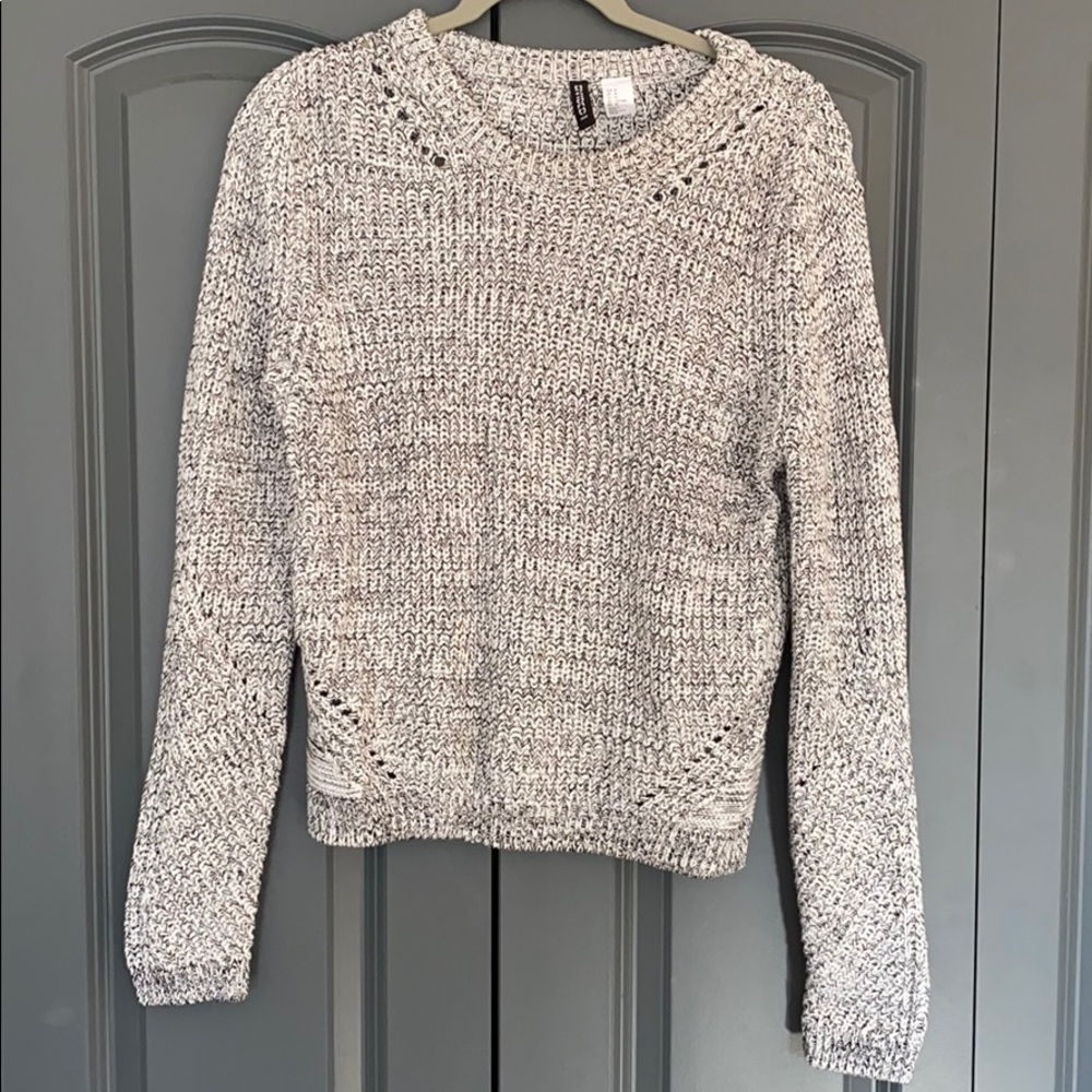 Women’s Size M sweater DIVIDED H&M
